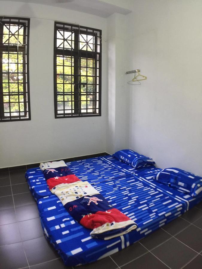 Jiaxin Hostel Ulu Tiram Exteriör bild