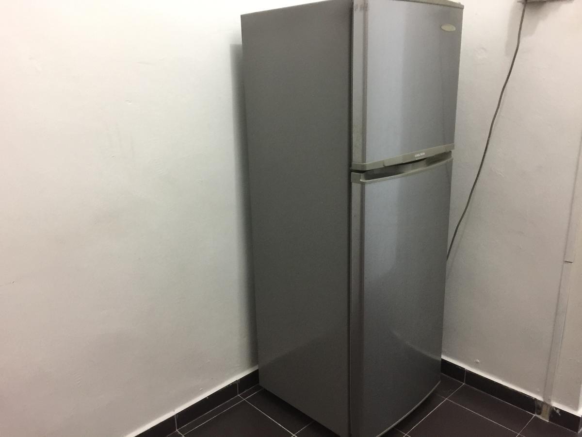 Jiaxin Hostel Ulu Tiram Exteriör bild