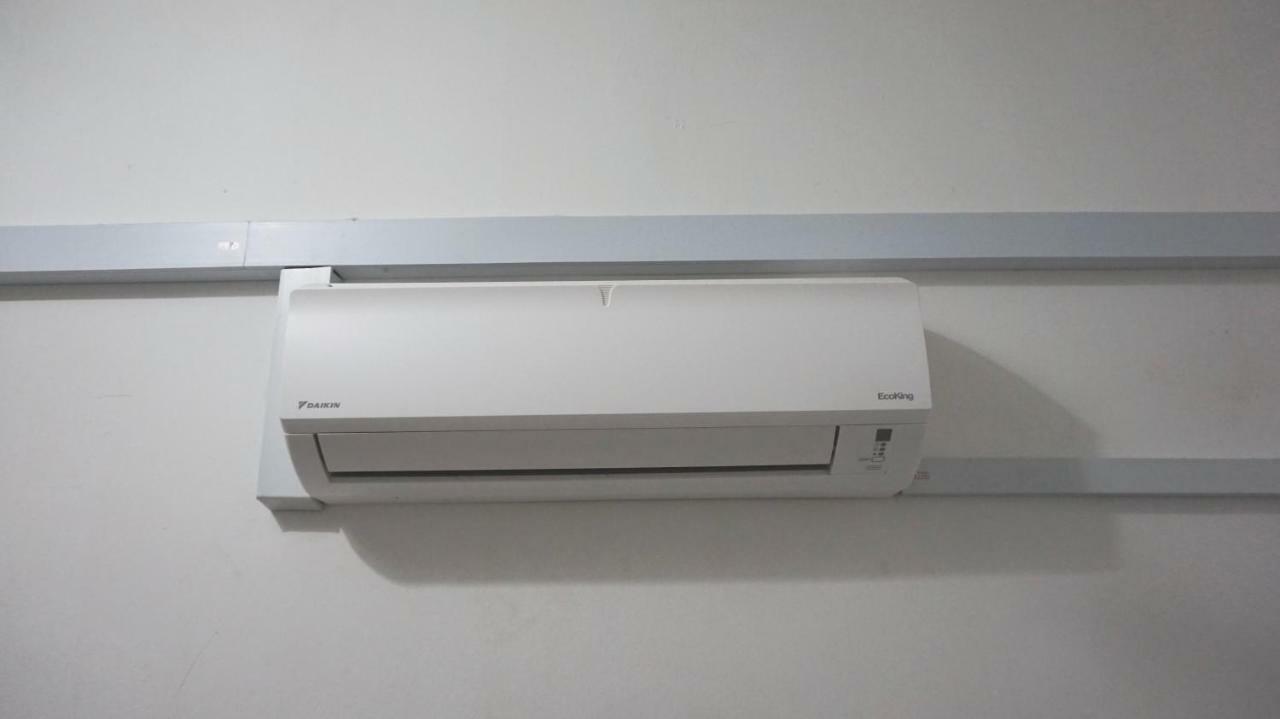 Jiaxin Hostel Ulu Tiram Exteriör bild